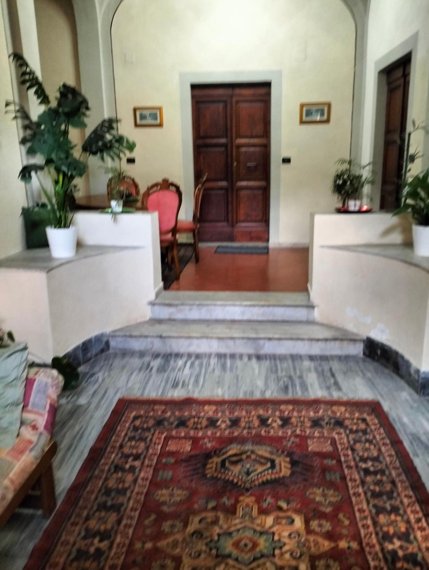 Palace Comfort Inn Pise Extérieur photo