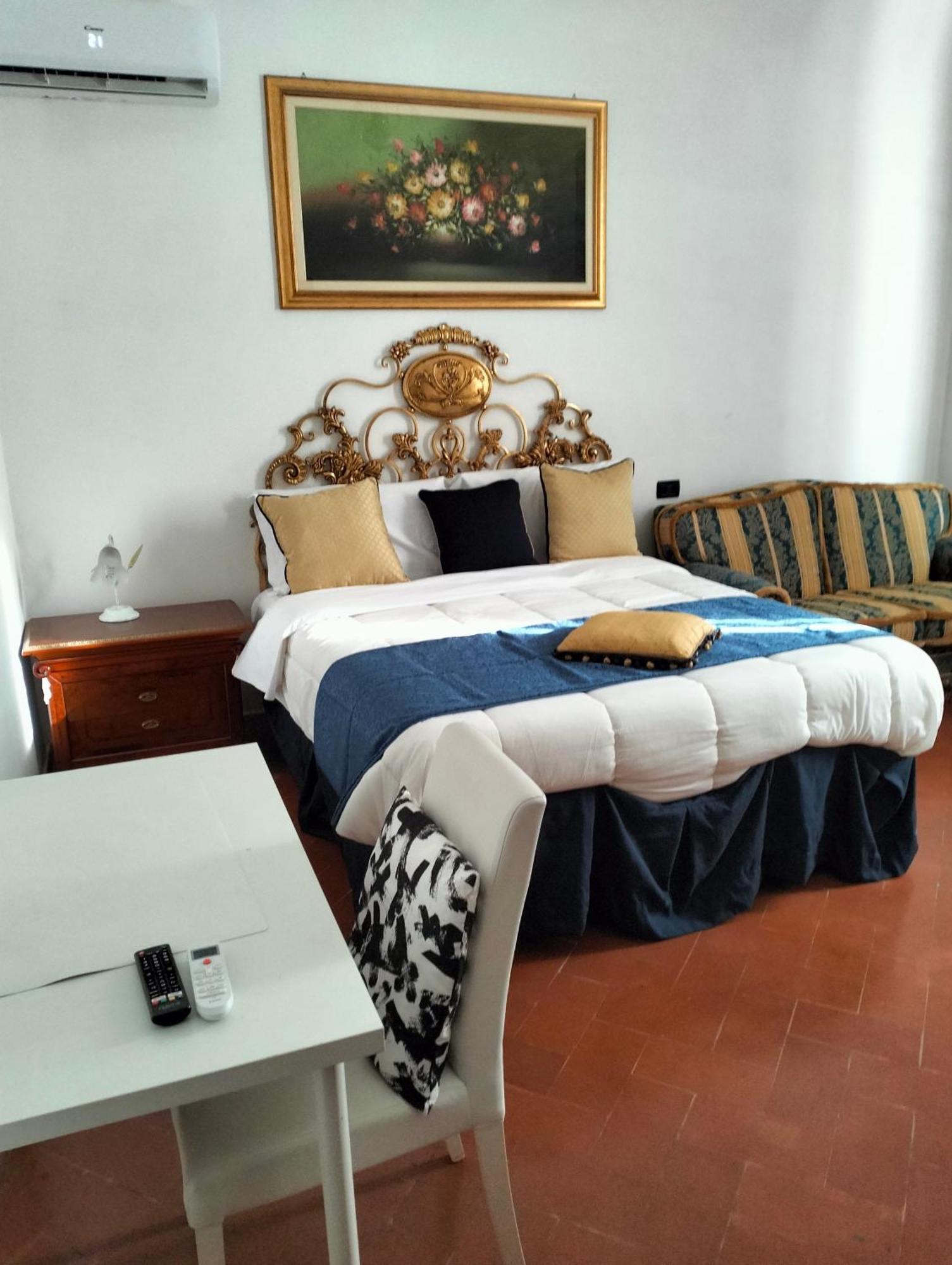 Palace Comfort Inn Pise Extérieur photo