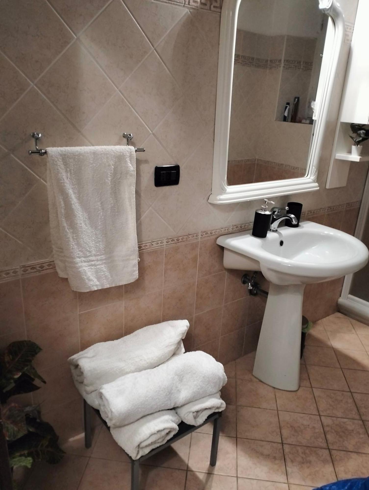 Palace Comfort Inn Pise Extérieur photo
